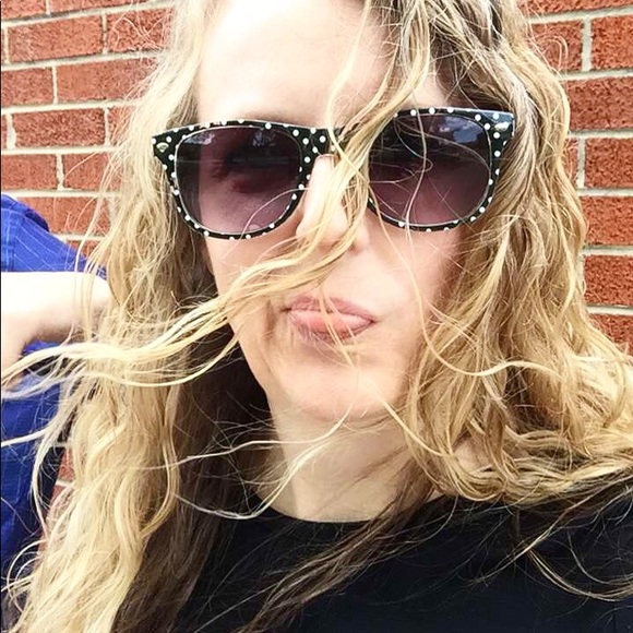 Meet your Posher, April - Picture 1 of 1